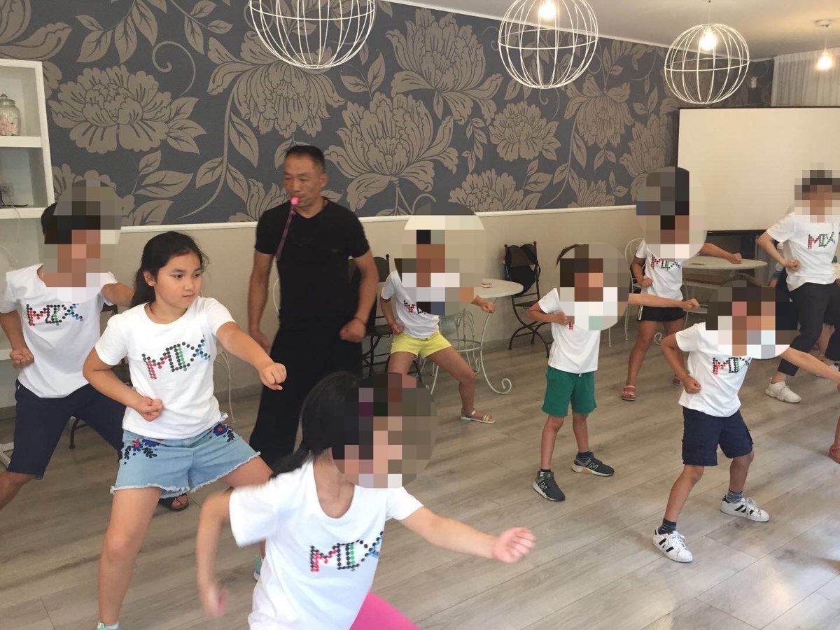 2019 MIX夏令营：穿MIX T恤的孩子们练功夫
